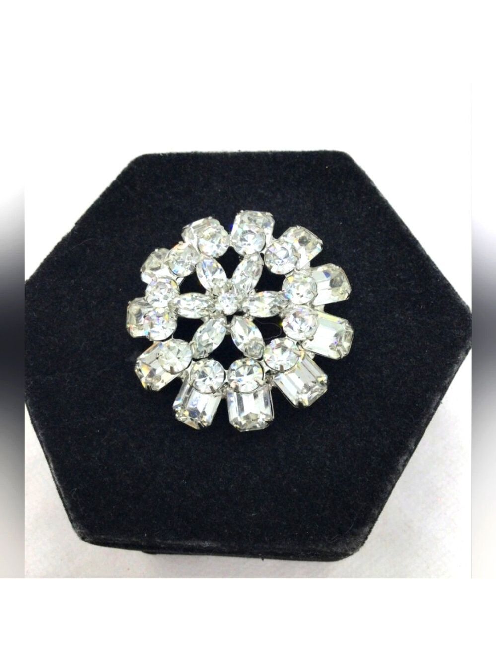 Vintage Weiss Clear Rhinestone Floral Brooch